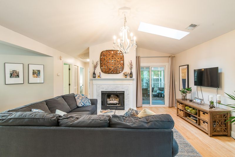 1272 Llewellyn Rd, Mount Pleasant, SC 29464