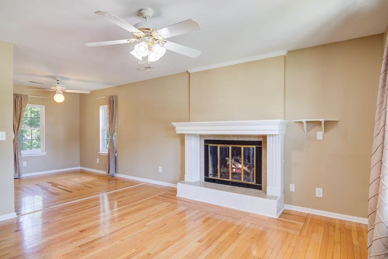 123 University Dr, Ladson, SC 29456
