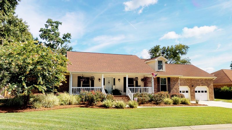 1 Leone Ln, Hanahan, SC 29410