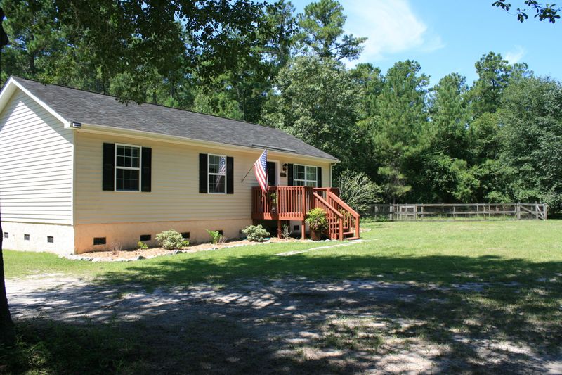7226 Toucan Dr, Ravenel, SC 29470