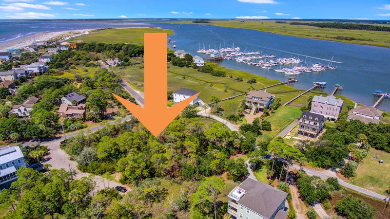 2 W 9th St, Folly Beach, SC 29439