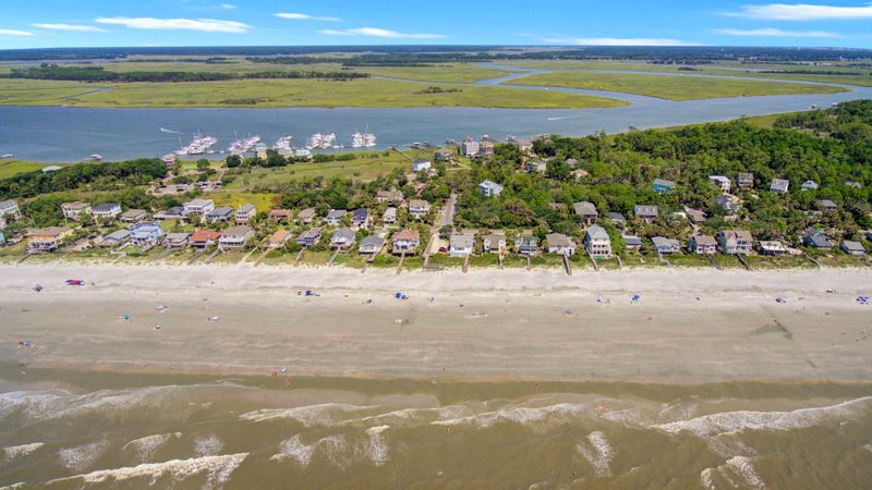 3 W 9th St, Folly Beach, SC 29439