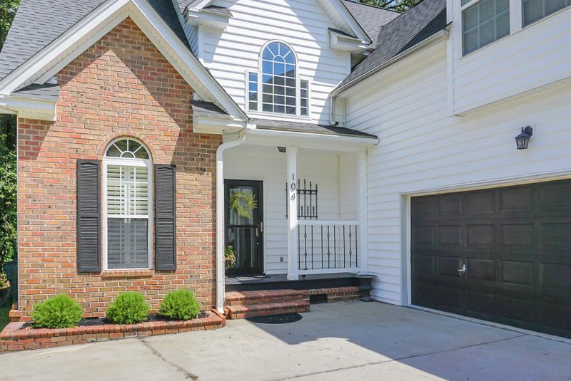 104 Abrum Ct, Hanahan, SC 29445