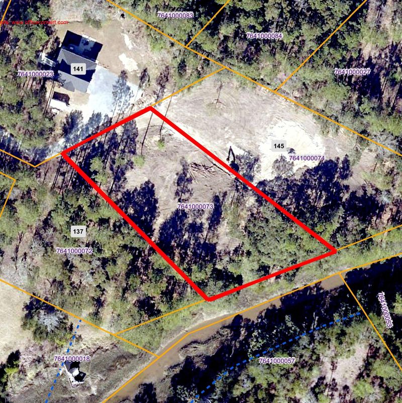 01 Liberty St, Mcclellanville, SC 29458