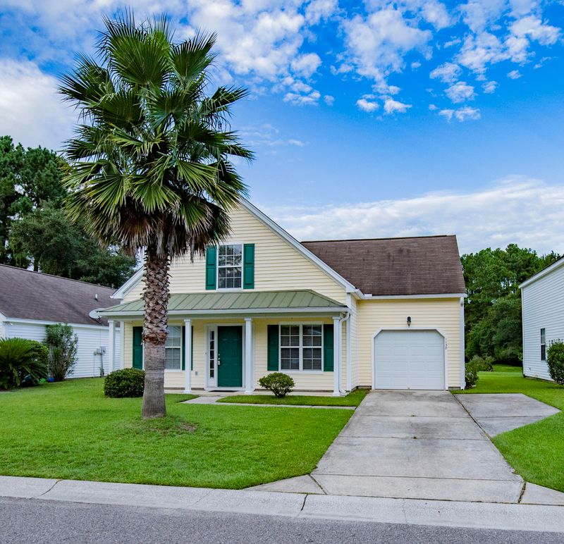 1138 Peninsula Cove Dr, Charleston, SC 29492