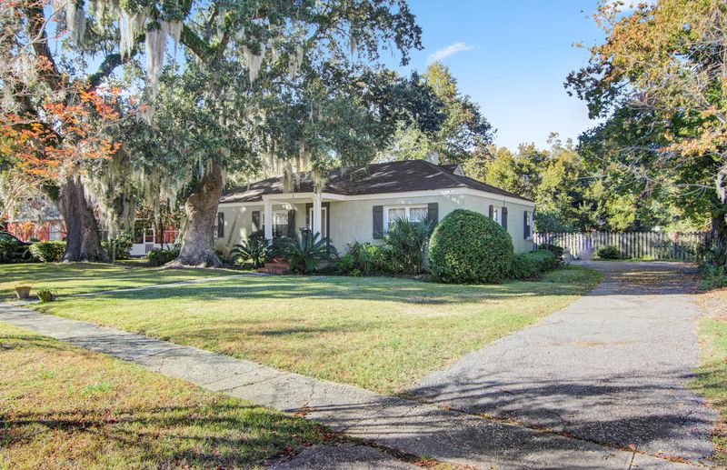 28 Moore Dr, Charleston, SC 29407