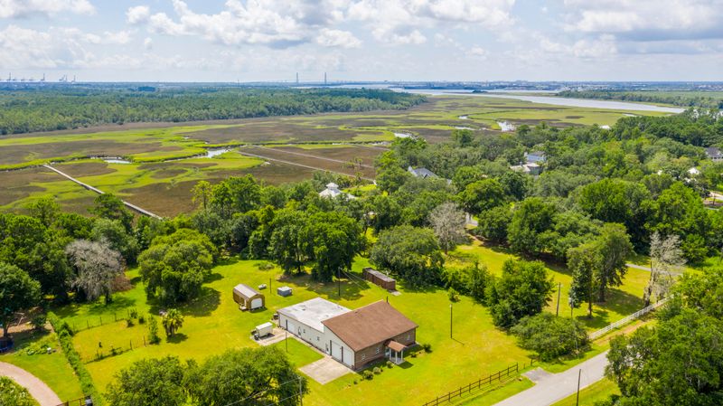 1097 Pinefield Dr, Charleston, SC 29492