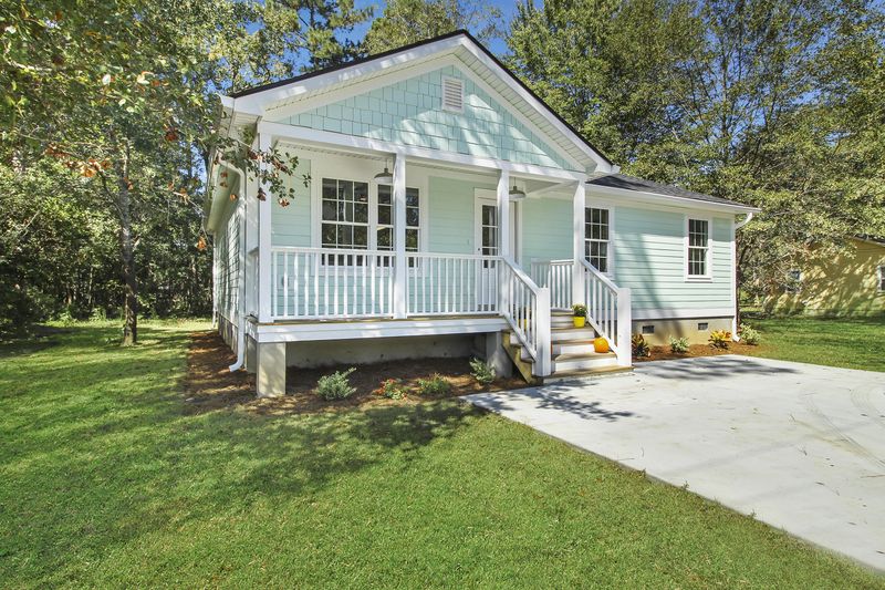 110 Pinewood Dr, Summerville, SC 29483