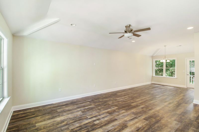 110 Pinewood Dr, Summerville, SC 29483