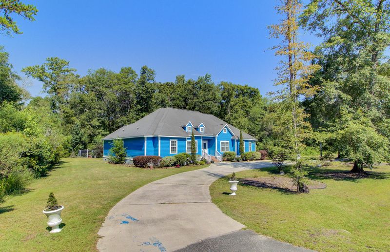 8667 Parkers Ferry Rd, Adams Run, SC 29426