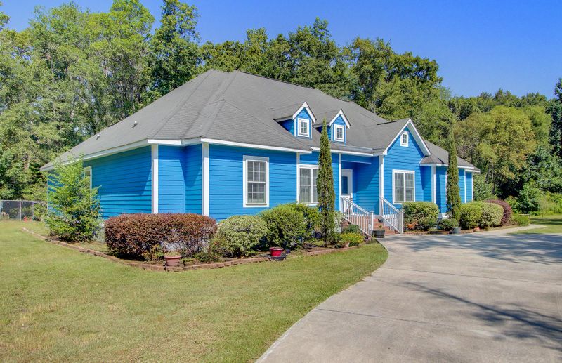 8667 Parkers Ferry Rd, Adams Run, SC 29426