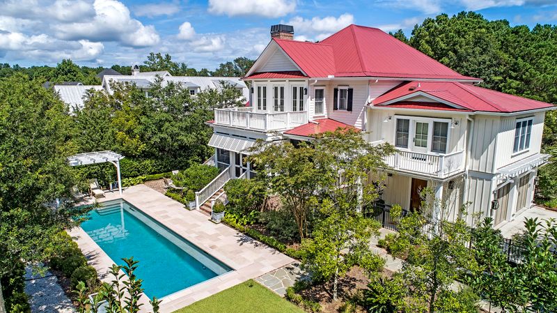 520 Island Park Dr, Daniel Island, SC 29492