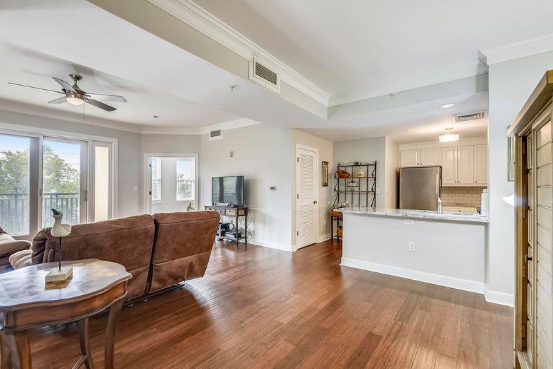 33 Calhoun St #217-Bld, Charleston, SC 29401