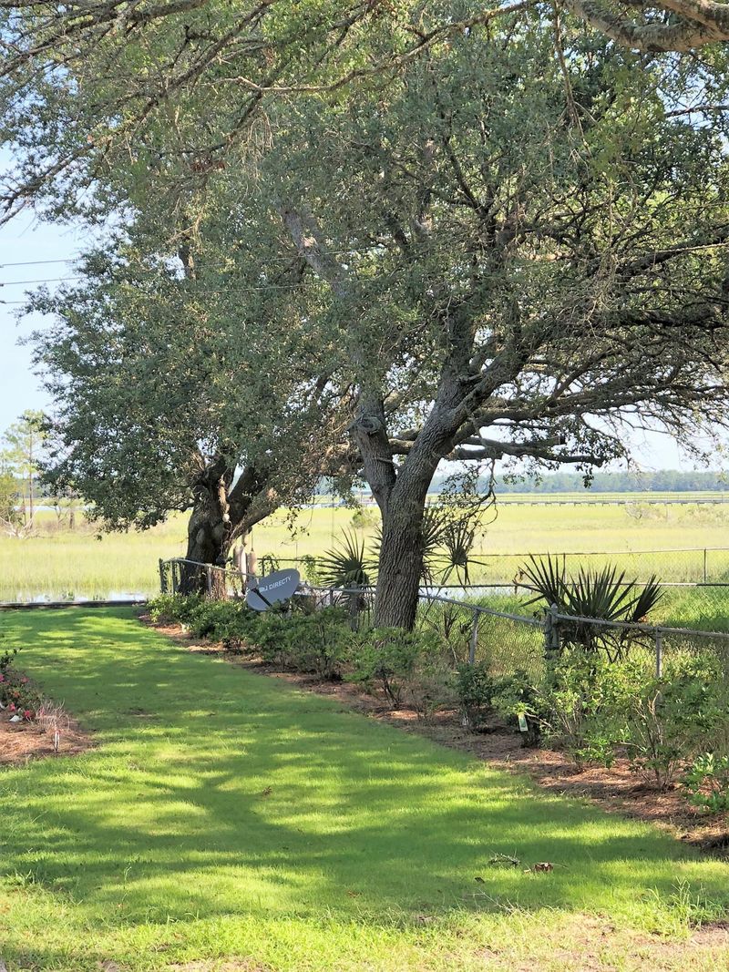 816 E Ashley Ave, Folly Beach, SC 29439