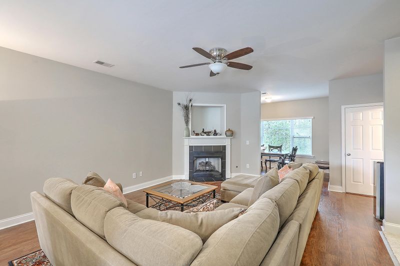 4149 Perrine St, Charleston, SC 29414