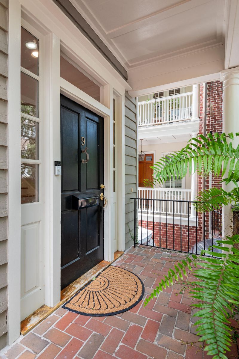 9 Wraggborough Ln, Charleston, SC 29403