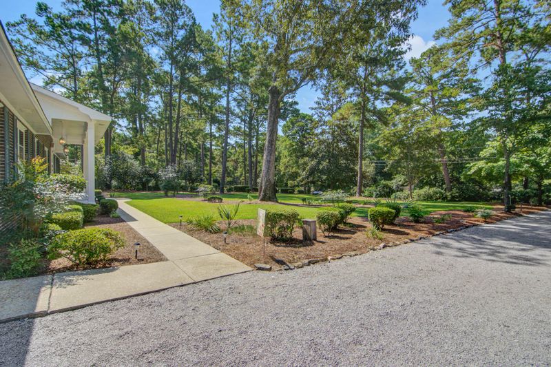 112 Woodland Dr, Summerville, SC 29485