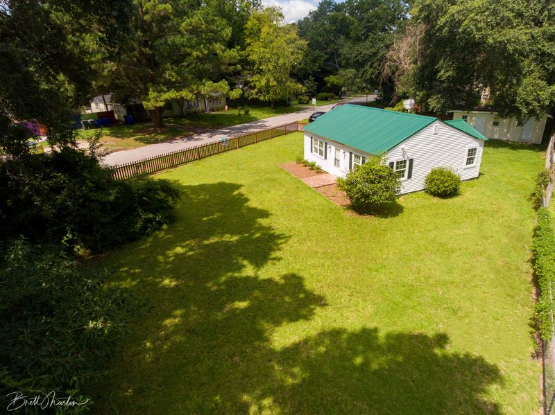 101 Paula Dr, Charleston, SC 29407