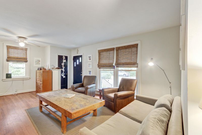 2064 Saint James Dr, Charleston, SC 29412