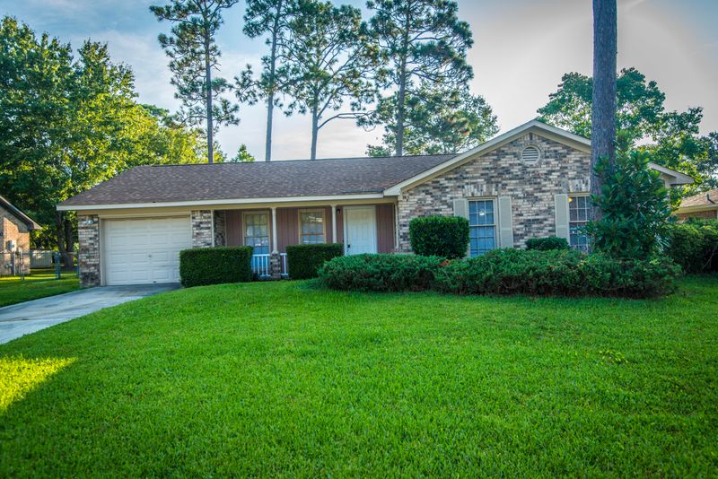 110 Brown Ct, Summerville, SC 29486