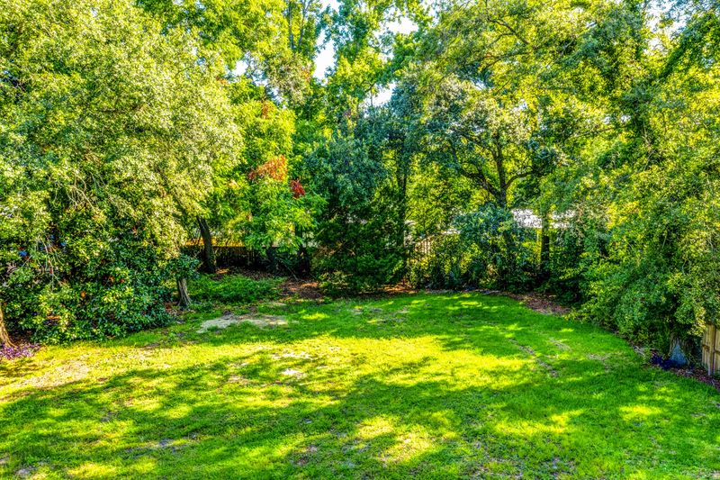 1424 Pocahontas St, Mount Pleasant, SC 29464