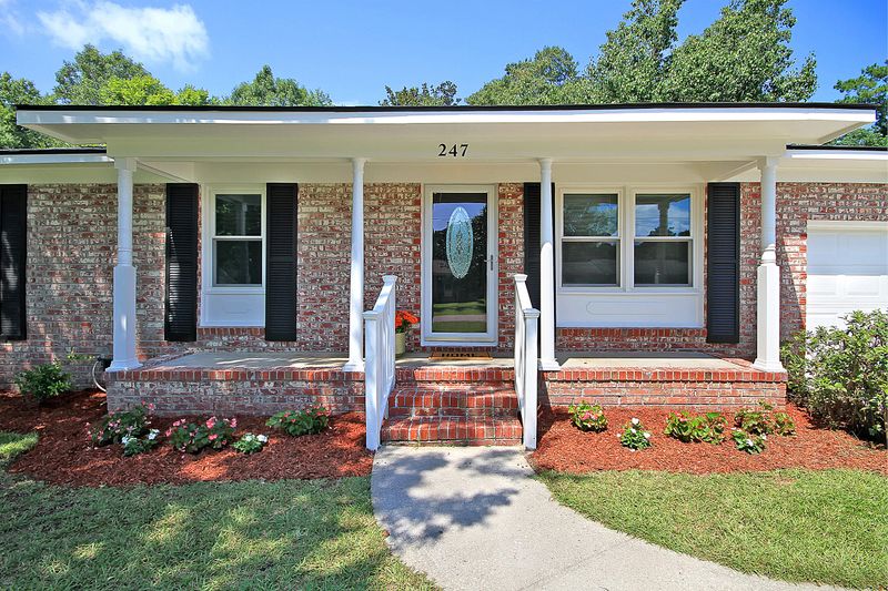 247 Mary Scott Dr, Goose Creek, SC 29445