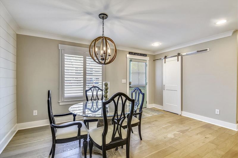 954 Myrtle Ct, Mount Pleasant, SC 29464