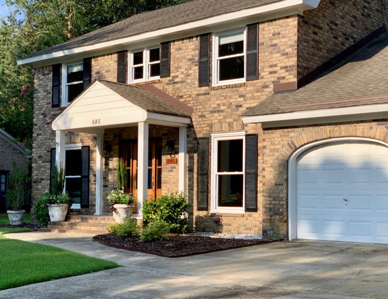 645 Pelzer Dr, Mount Pleasant, SC 29464