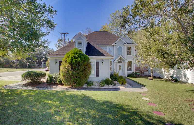 11 Packard Ct, Charleston, SC 29414