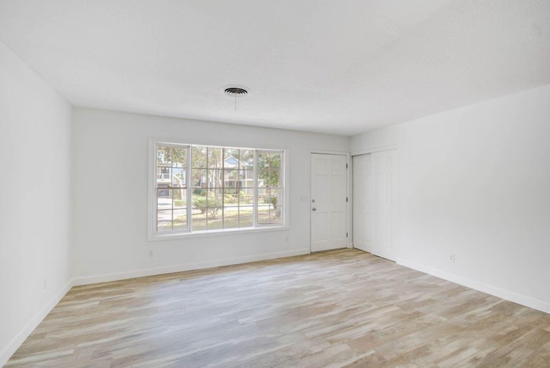 610 E Erie Ave, Folly Beach, SC 29439