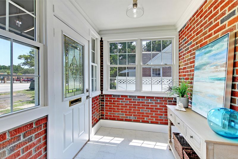 695 Savannah Hw, Charleston, SC 29407
