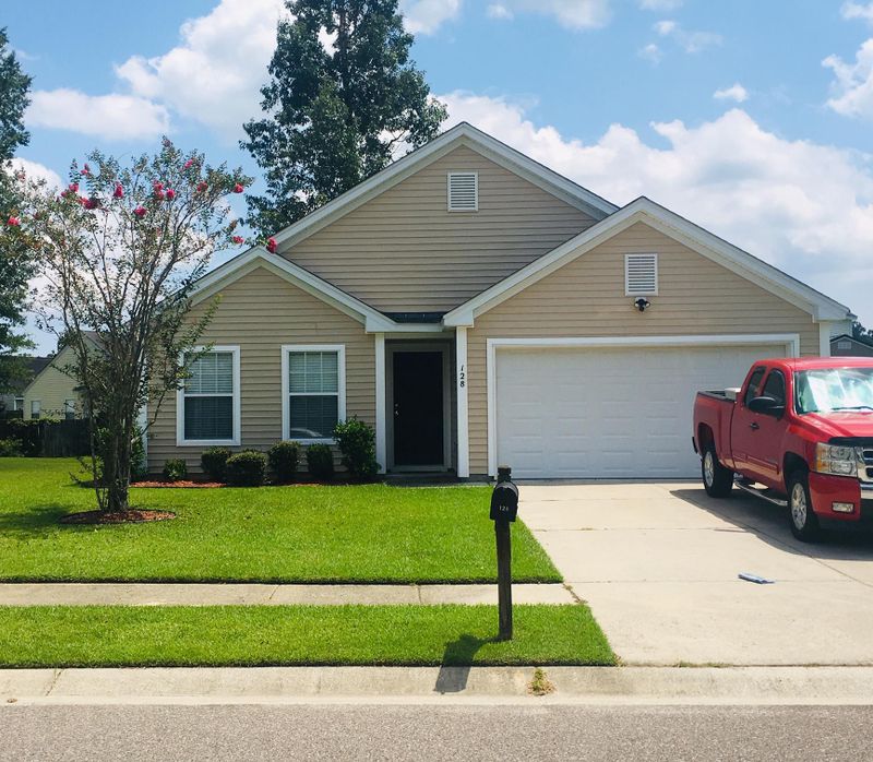 128 Thistle Rd, Goose Creek, SC 29445