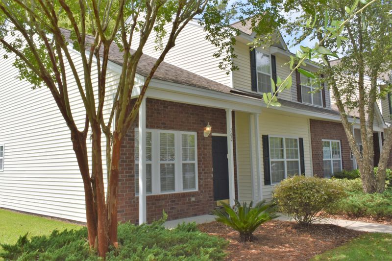700 Pine Bluff Dr, Summerville, SC 29483