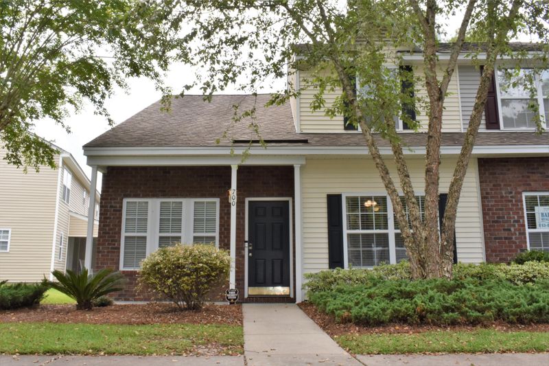 700 Pine Bluff Dr, Summerville, SC 29483