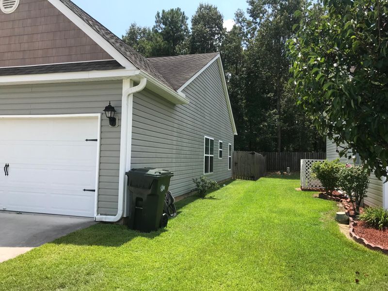311 Hathaway Dr, Goose Creek, SC 29445