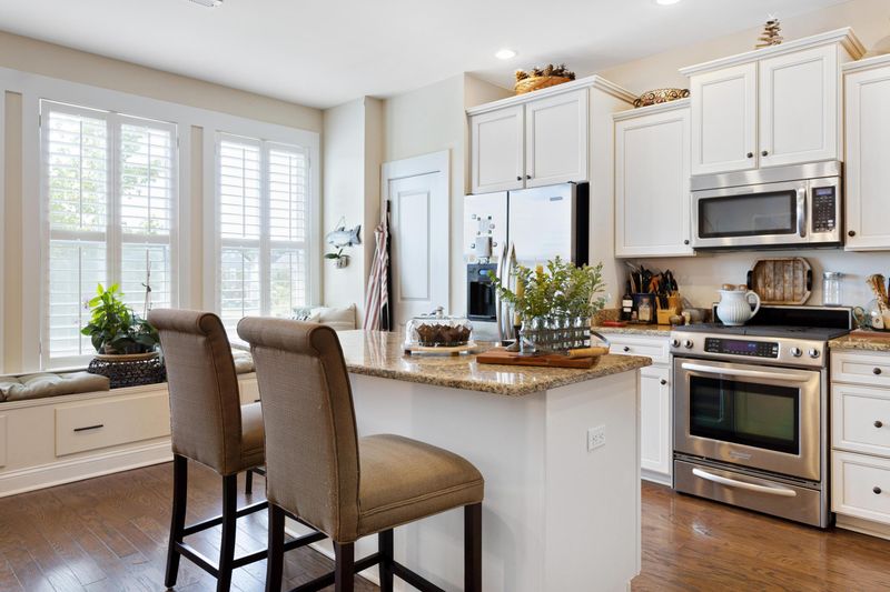 2414 Kendall Dr, Charleston, SC 29414