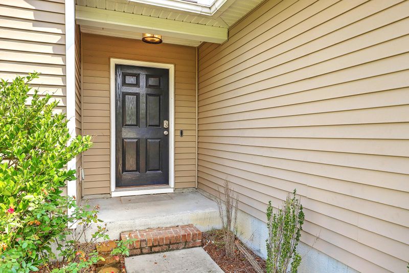 5008 Thornton Dr, Summerville, SC 29485