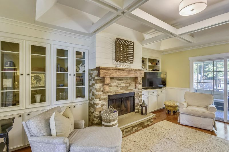 956 Mooring Dr, Charleston, SC 29412