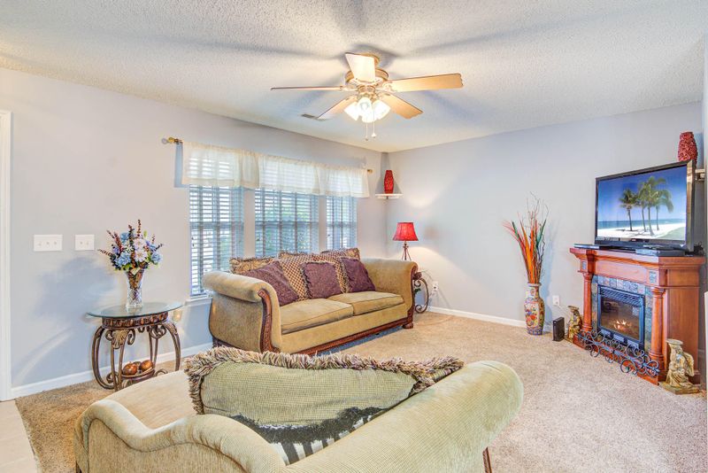 120 Taylor Cir, Goose Creek, SC 29445