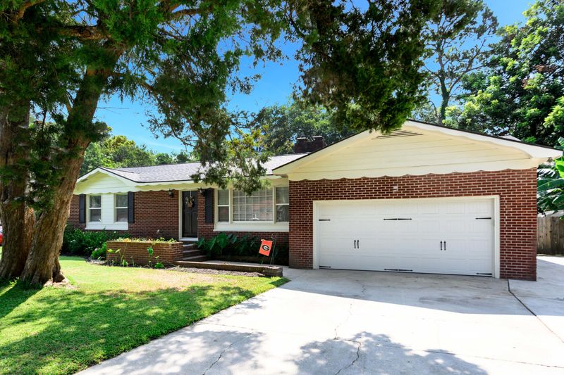 1356 Pooshee Dr, Charleston, SC 29407