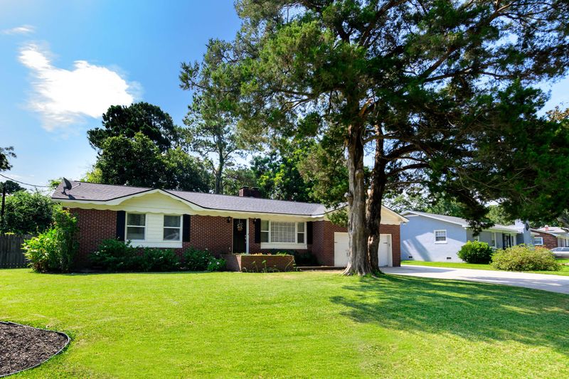 1356 Pooshee Dr, Charleston, SC 29407