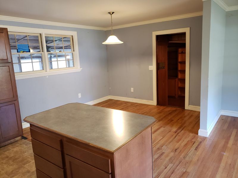 1054 Honeysuckle Ln, Charleston, SC 29412