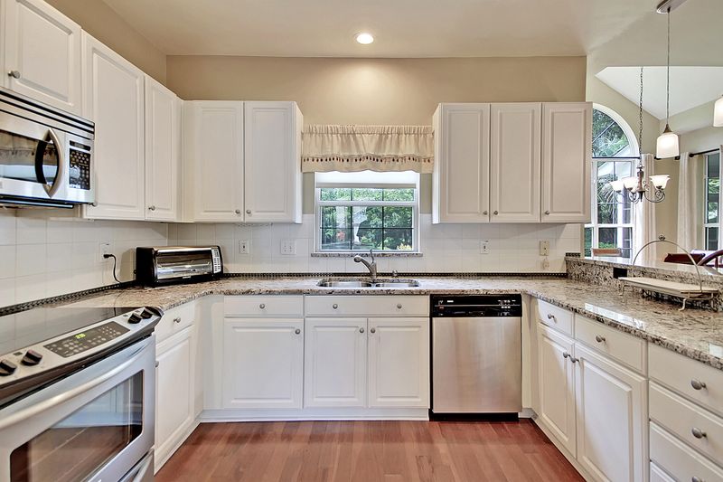 2896 Colonnade Dr, Mount Pleasant, SC 29466