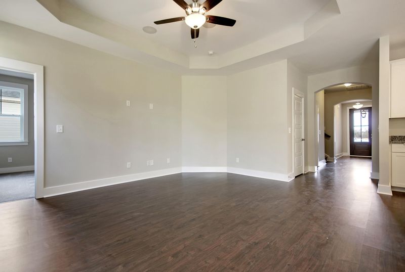 253 Whirlaway Dr, Moncks Corner, SC 29461