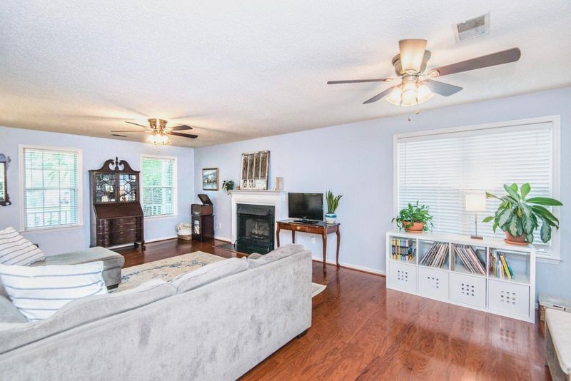 1056 Wayfarer Ln, Charleston, SC 29412