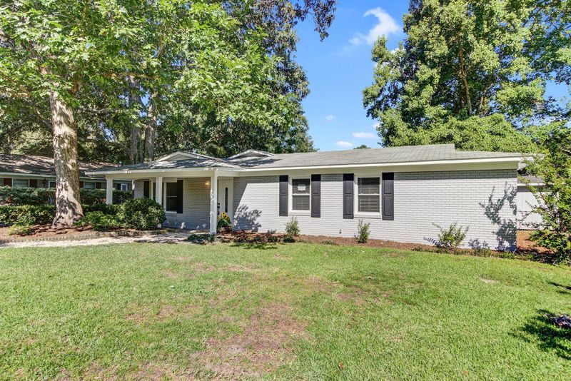 2048 Vestry Dr, Charleston, SC 29414