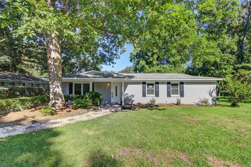 2048 Vestry Dr, Charleston, SC 29414