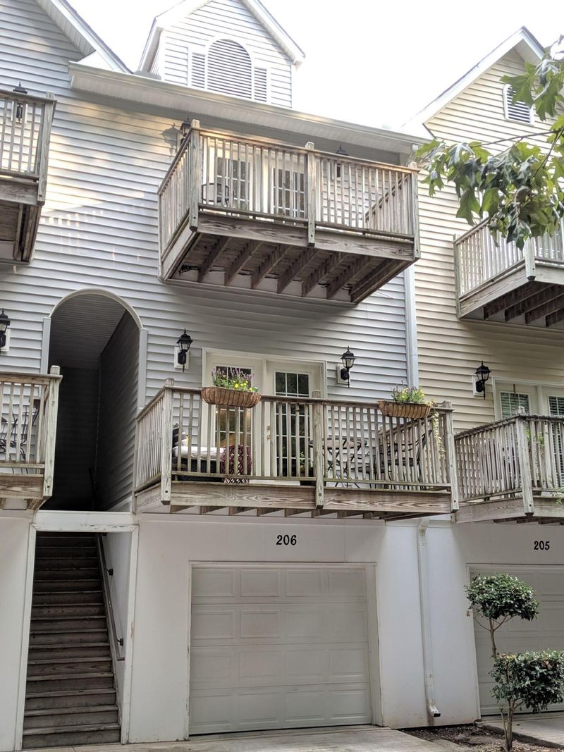 949 E Estates Blvd #206, Charleston, SC 29414