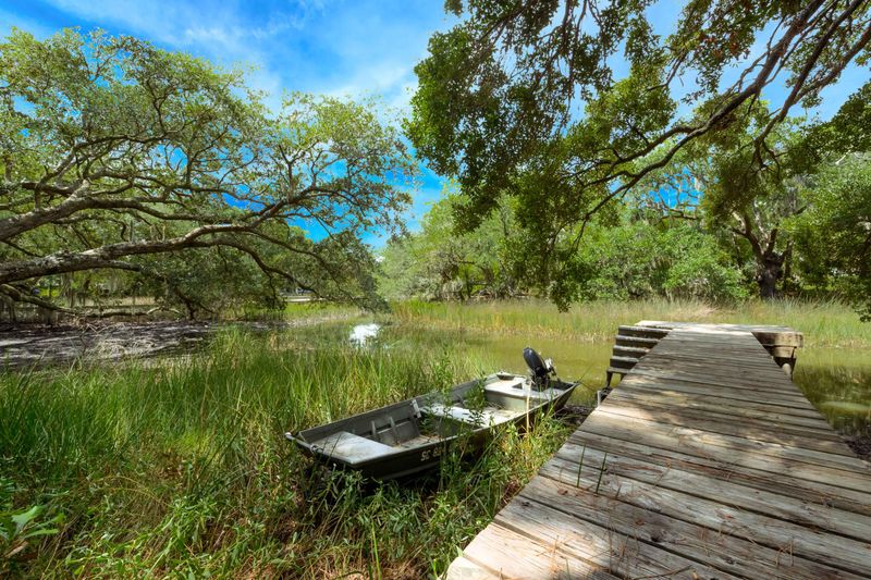 608 Oak Marsh Dr, Mount Pleasant, SC 29464