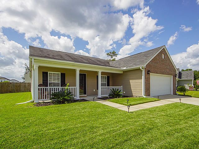 279 Clayburne Dr, Goose Creek, SC 29445